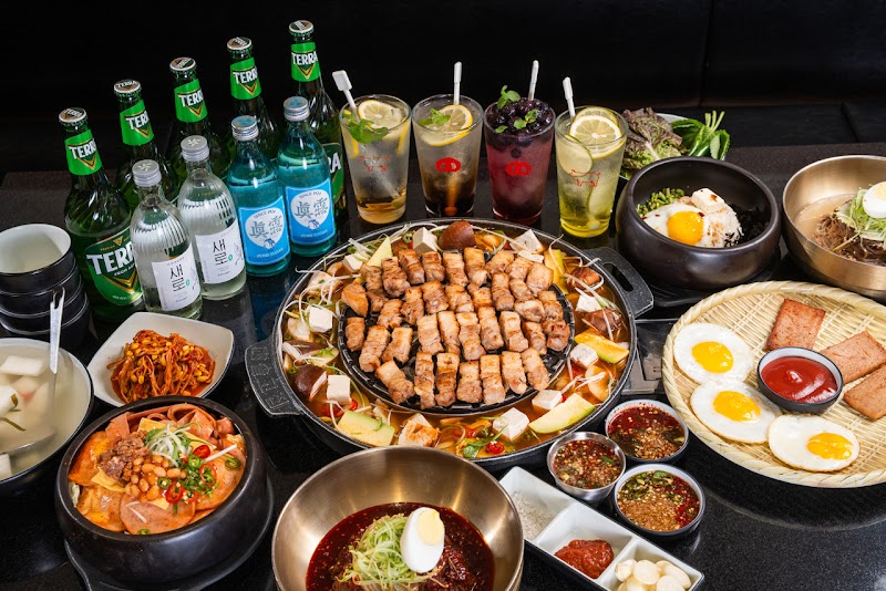 Lime highballs and side dishes