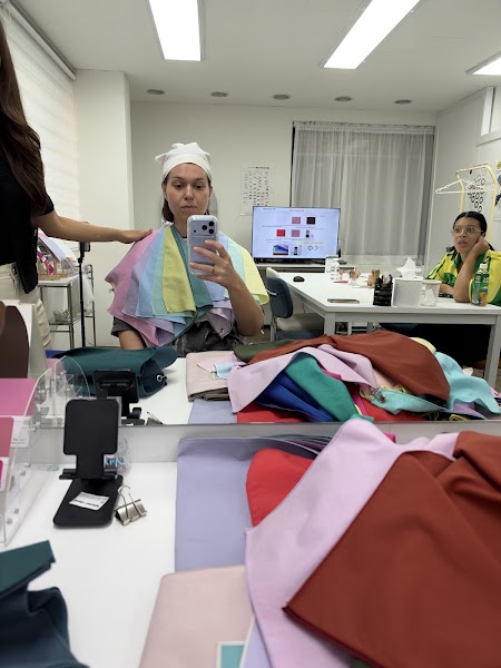 Personalized color palette diagnosis results and cosmetic product guidance