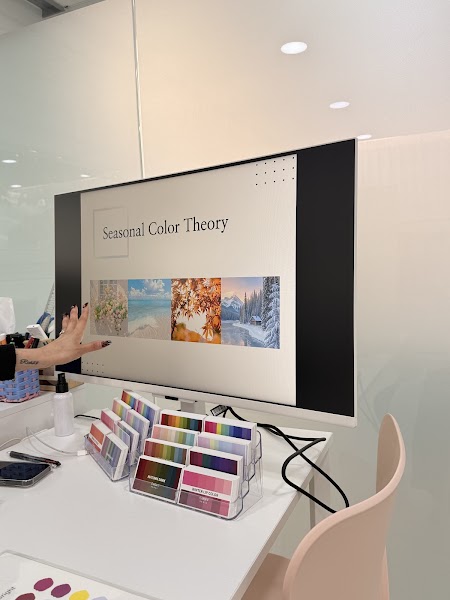 Seasonal color theory monitor and swatch stands
