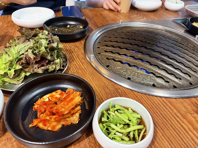 Fresh side dishes and grill