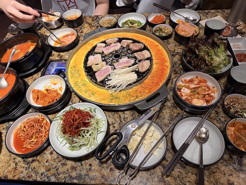 Full table spread