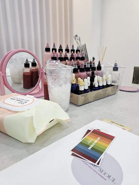 Autumn Strong tone cards, pigment samples, and studio mirror setup
