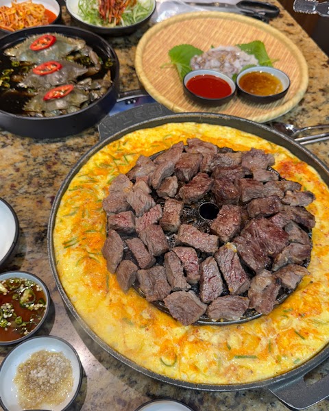 Marinated crab and grilled meat