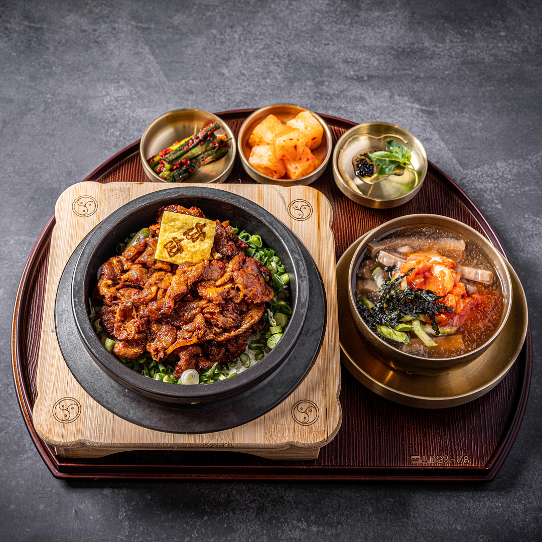Full signature sotbap tray with side dishes and soup