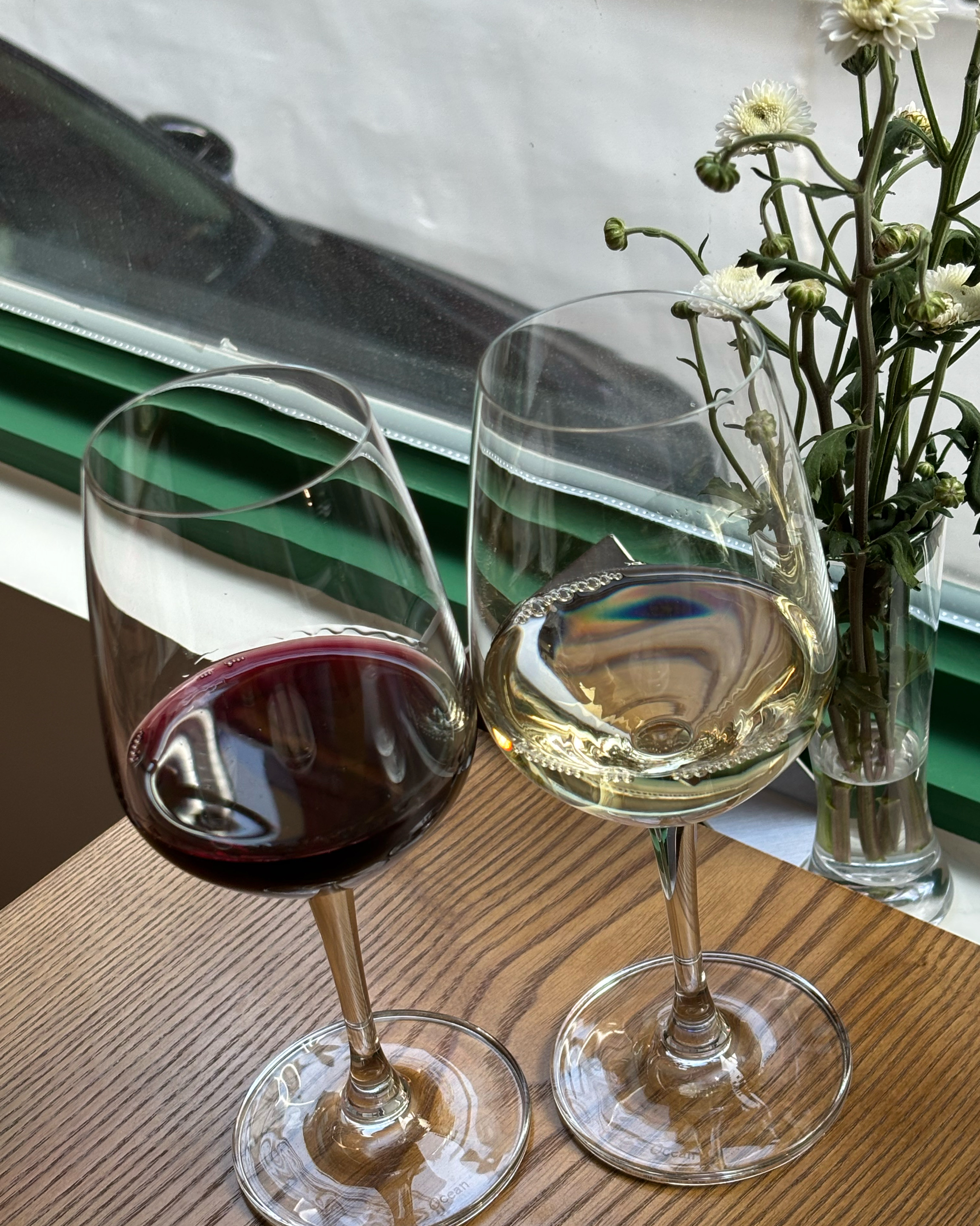 Gallery wine glass image 4