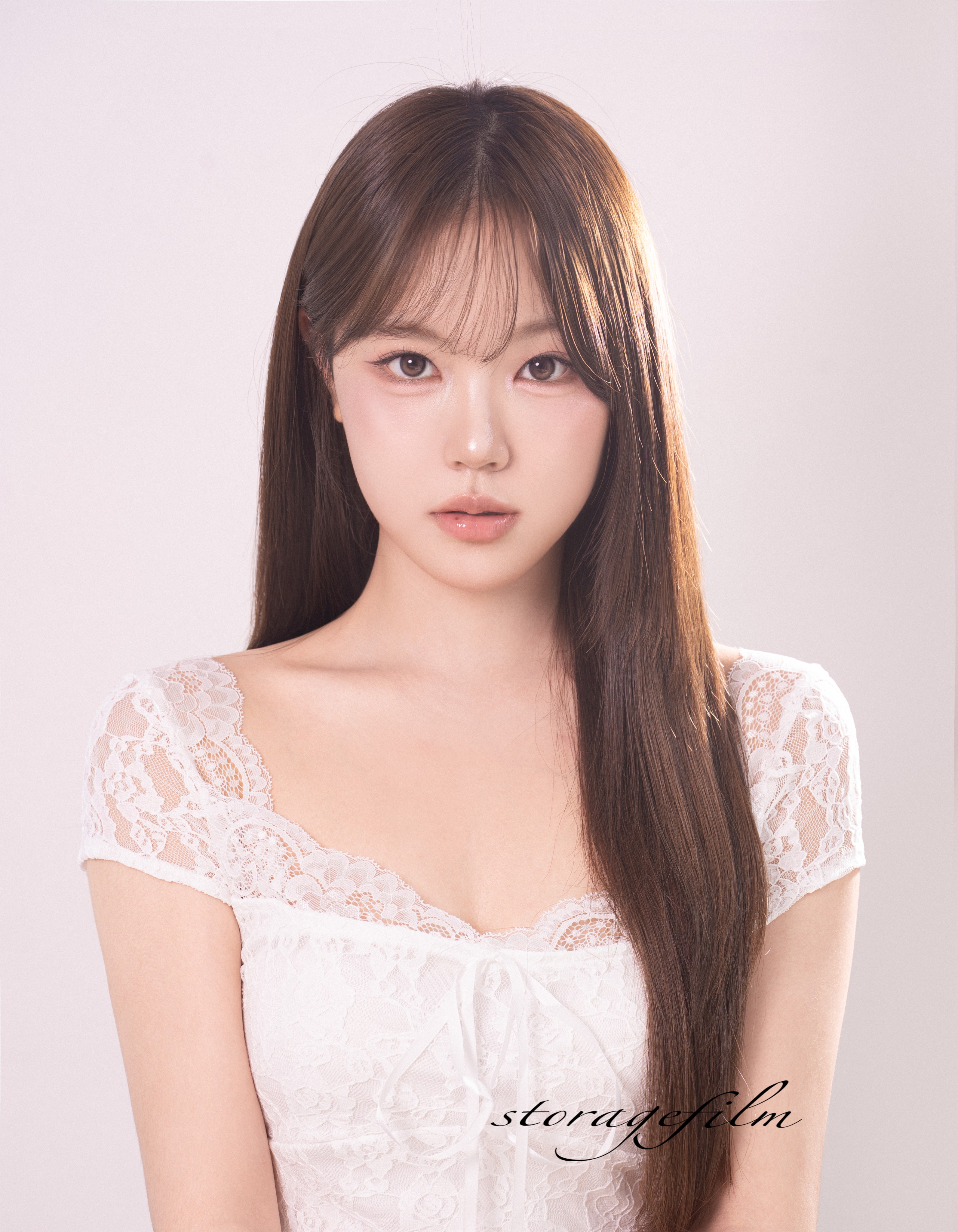 Lace collar studio portrait