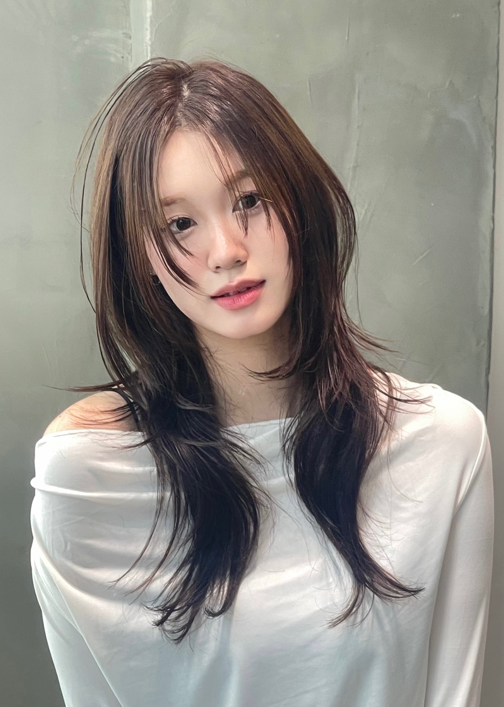 Layered textured hair design at Aechae Hapjeong