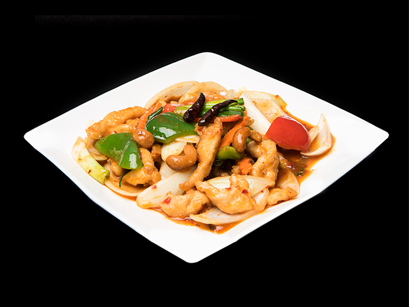 Gai Pad Med Mamuang stir-fried chicken with roasted cashews and bell peppers