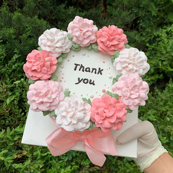 Floral thank you cake