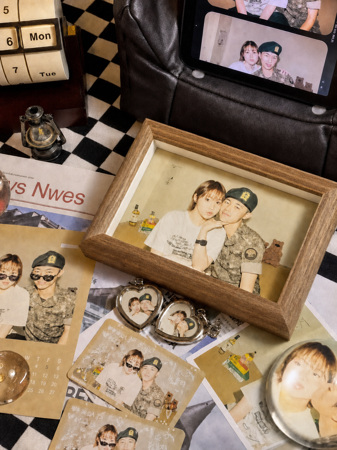 Cozy Film frame package with keepsake goods