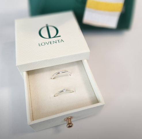 Finished rings presented in a Loventa jewelry box